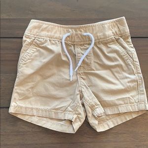 GAP Khaki shorts